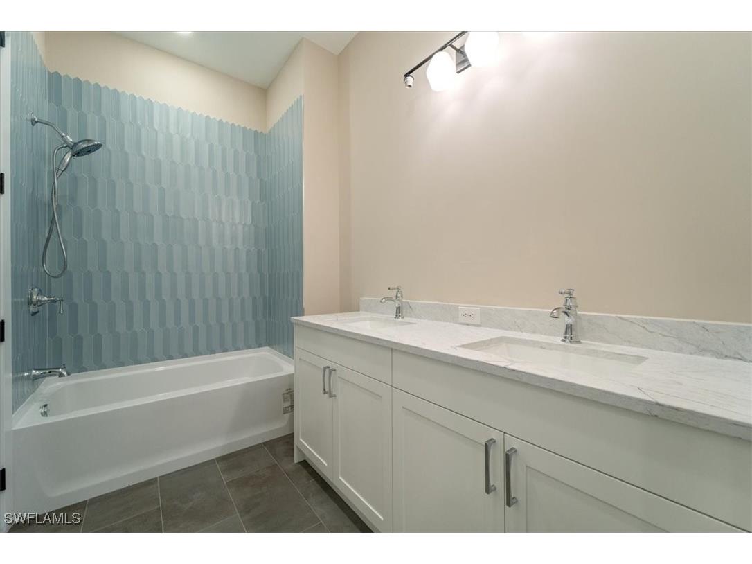 699 1st Street NW Naples FL 34120 225078466 image32