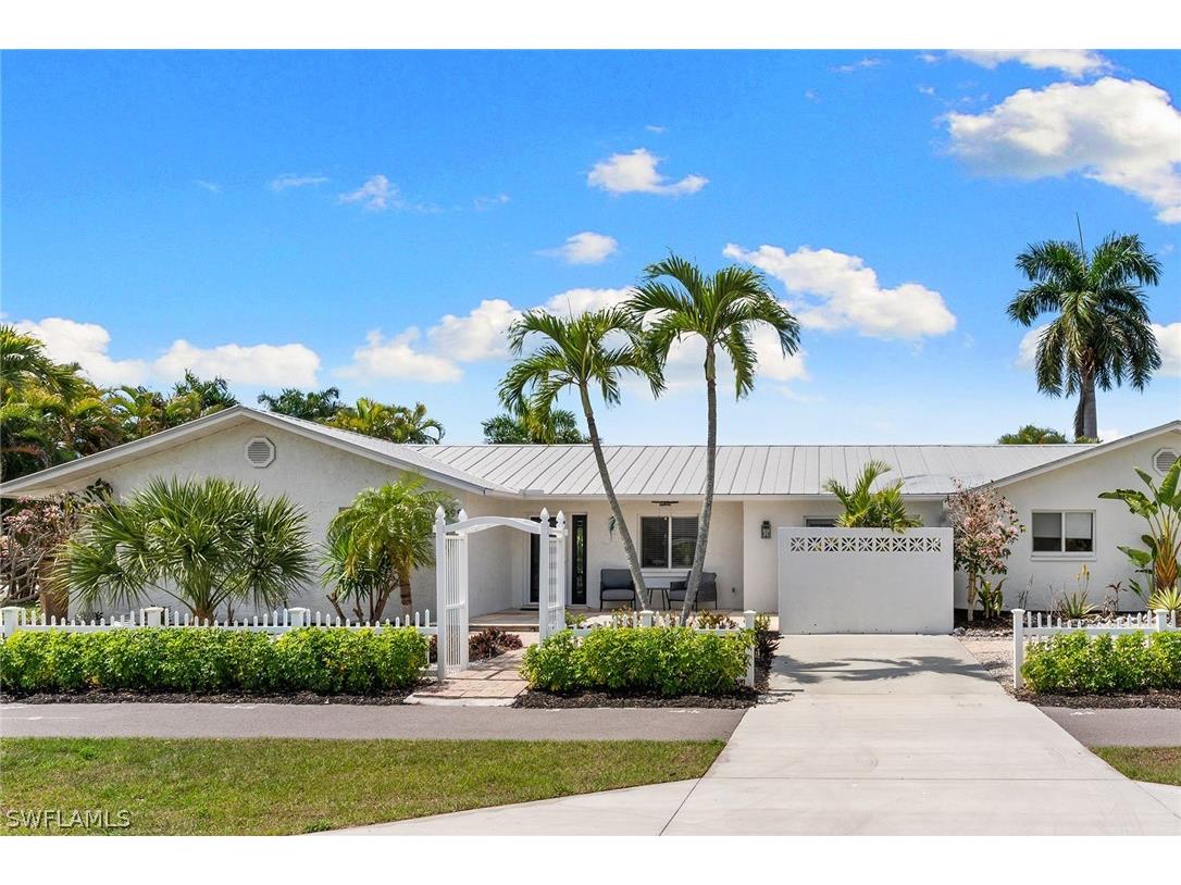 699 99th Avenue N Naples FL 34108 226010951 image1