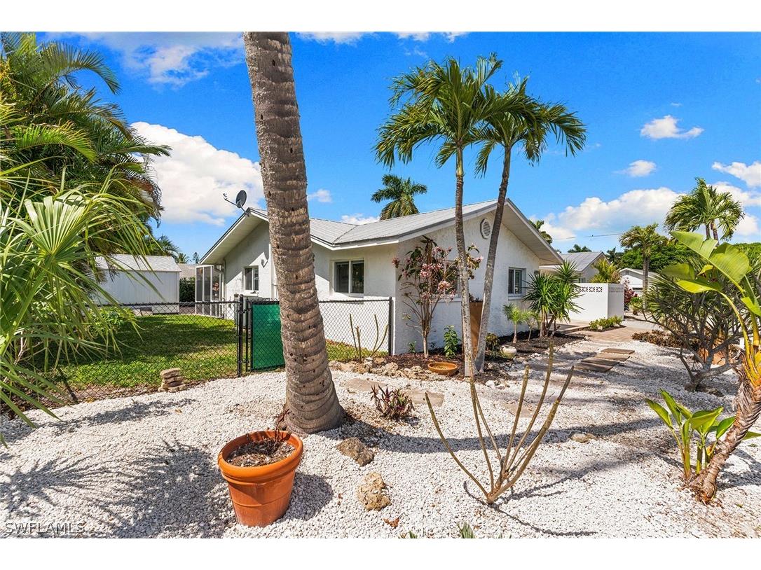 699 99th Avenue N Naples FL 34108 226010951 image40