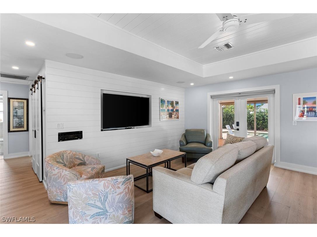 699 99th Avenue N Naples FL 34108 226010951 image7