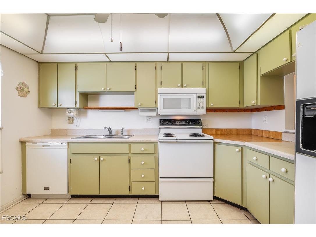 6992 Edgewater Circle Fort Myers FL 33919 2025024408 image5