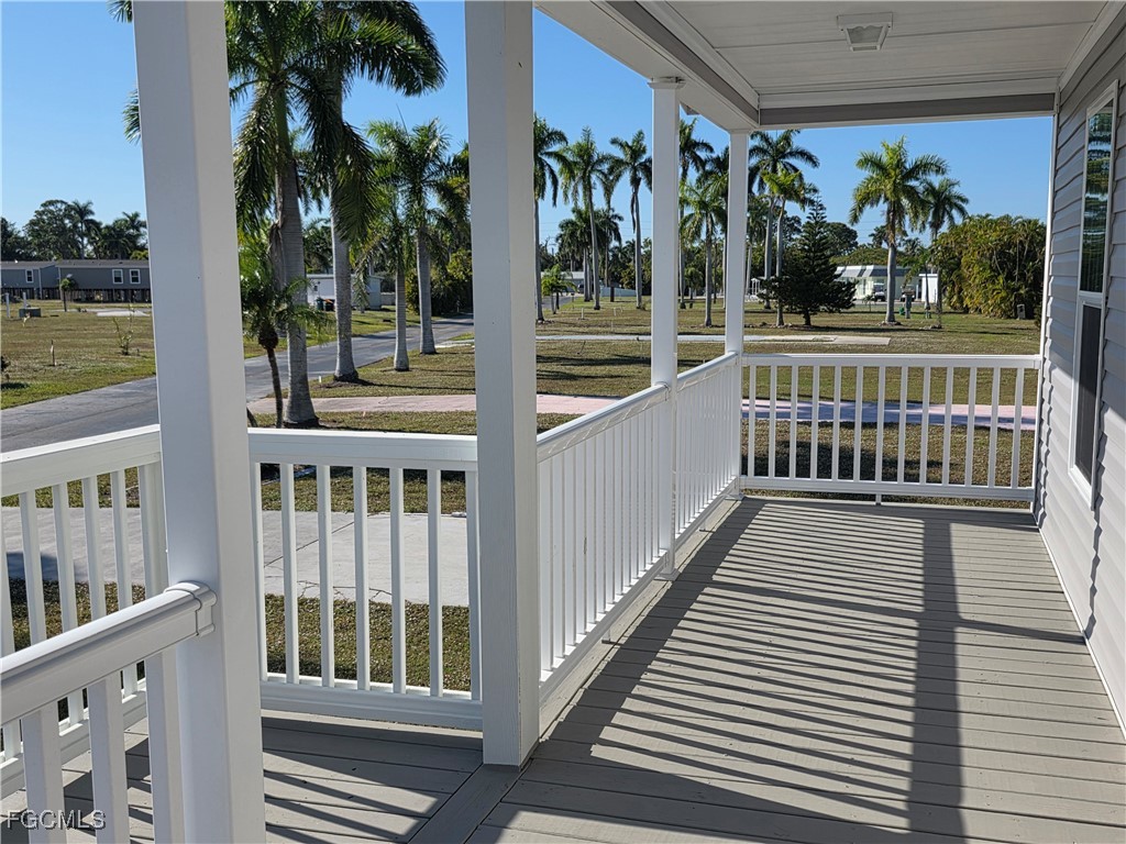 7 Birch Boulevard Fort Myers FL 33908 2025026418 image2