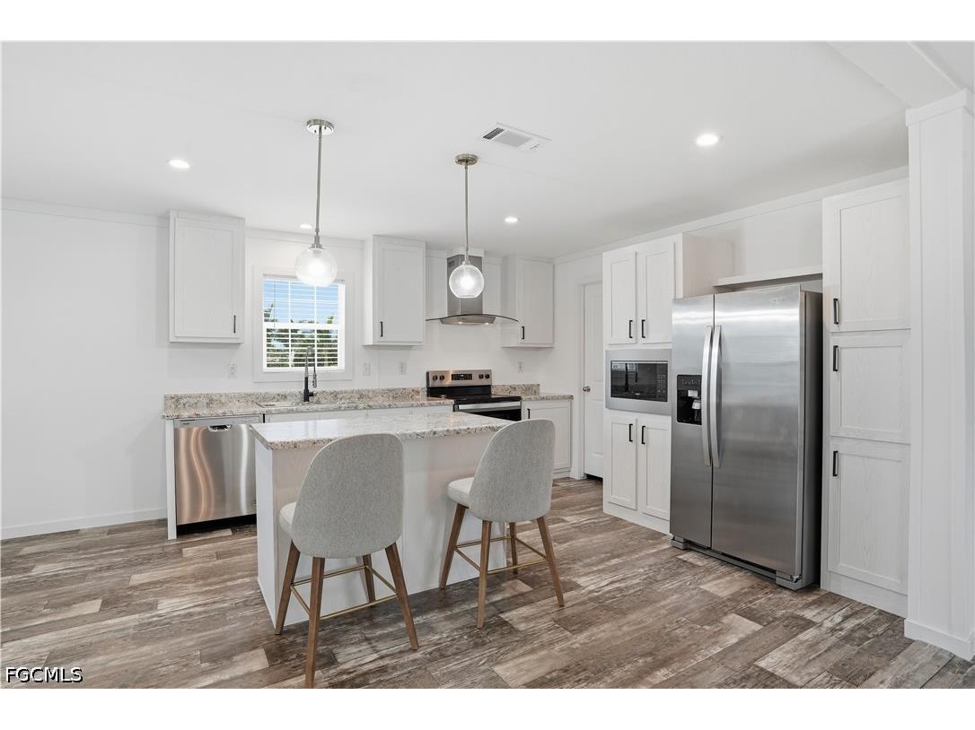 7 Birch Boulevard Fort Myers FL 33908 2026023447 image1