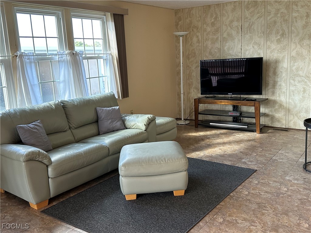 7 Elder Street Alva FL 33920 2025022649 image12