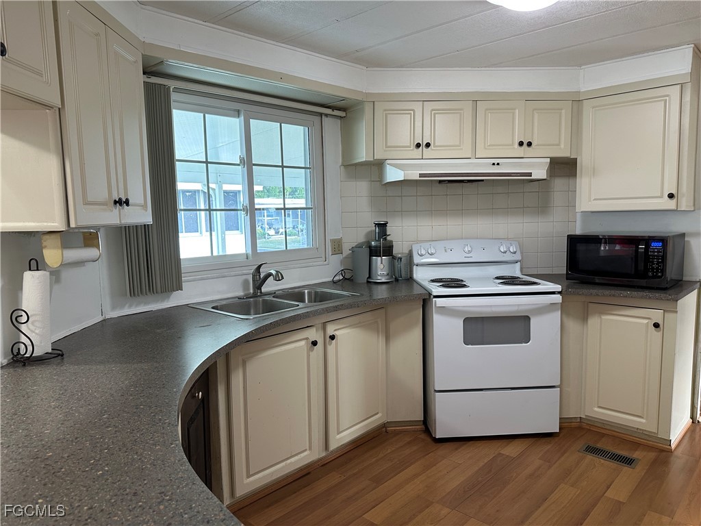 7 Elder Street Alva FL 33920 2025022649 image5