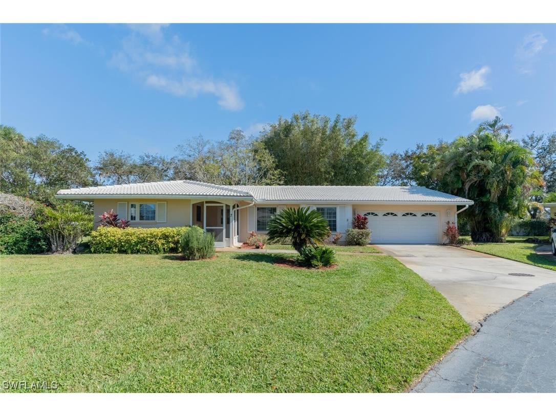 7 Lanai Circle #7 Naples FL 34112 224008057 image1
