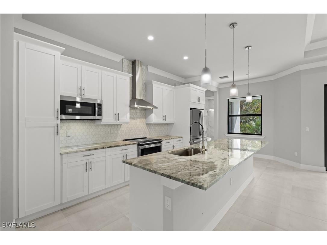 70 33rd Avenue NW Naples FL 34120 225075912 image16