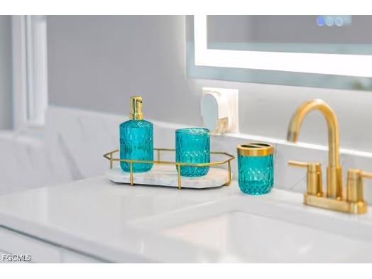 70 Emily Lane Fort Myers Beach FL 33931 2025010642 image26