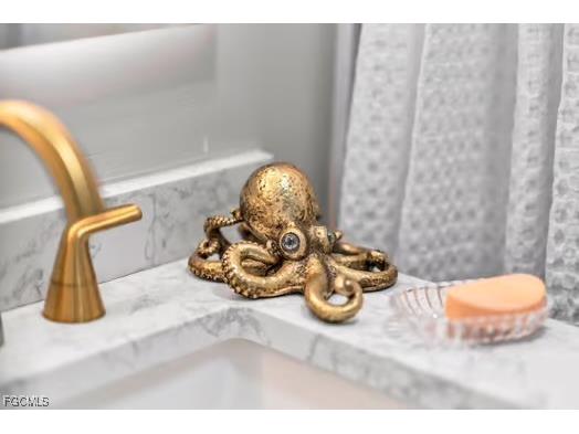 70 Emily Lane Fort Myers Beach FL 33931 2025010642 image31