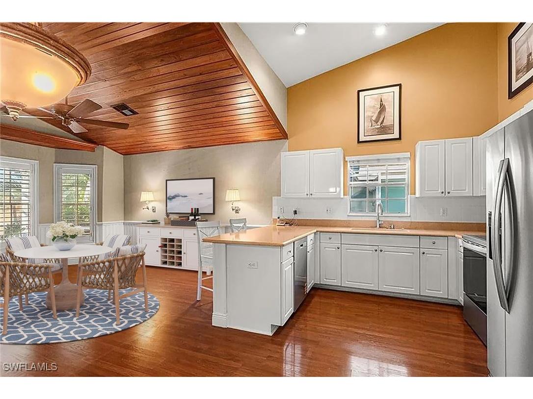 70 Fountain Circle Naples FL 34119 225077525 image11