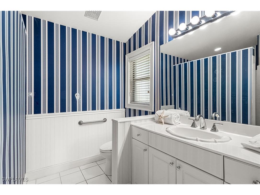 70 Fountain Circle Naples FL 34119 225077525 image16