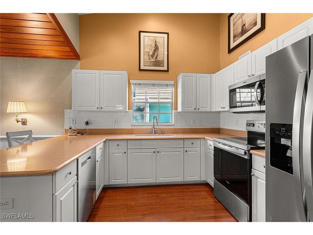 70 Fountain Circle Naples FL 34119 225077525 image8