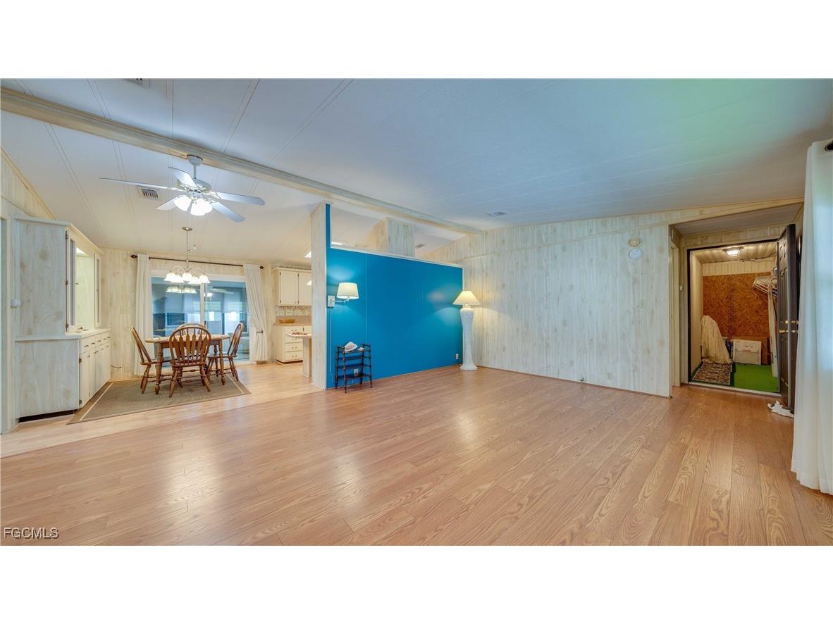 70 Sunrise Avenue North Fort Myers FL 33903 2025007439 image10