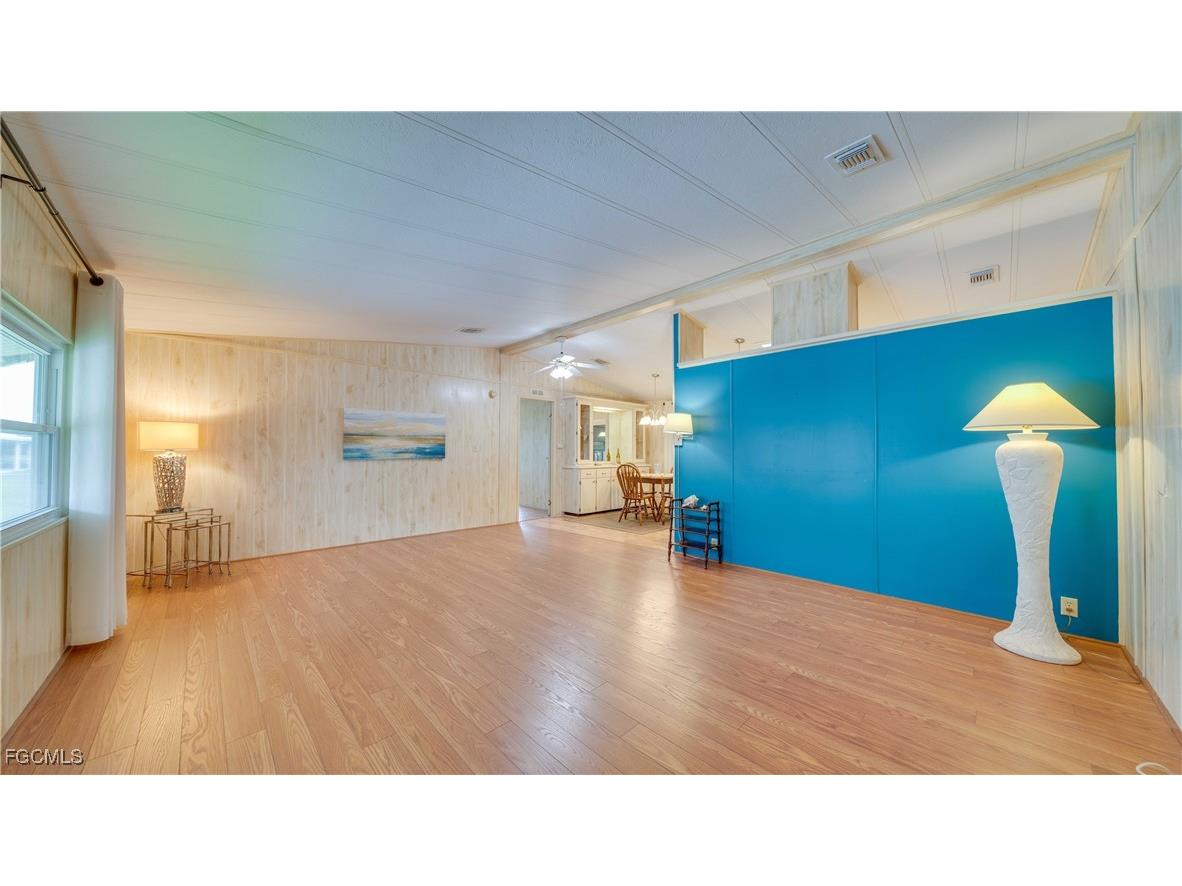 70 Sunrise Avenue North Fort Myers FL 33903 2025007439 image11