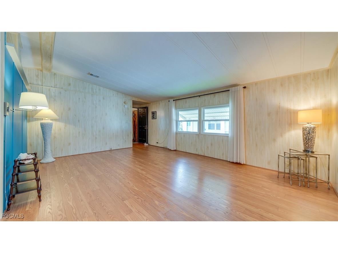 70 Sunrise Avenue North Fort Myers FL 33903 2025007439 image12