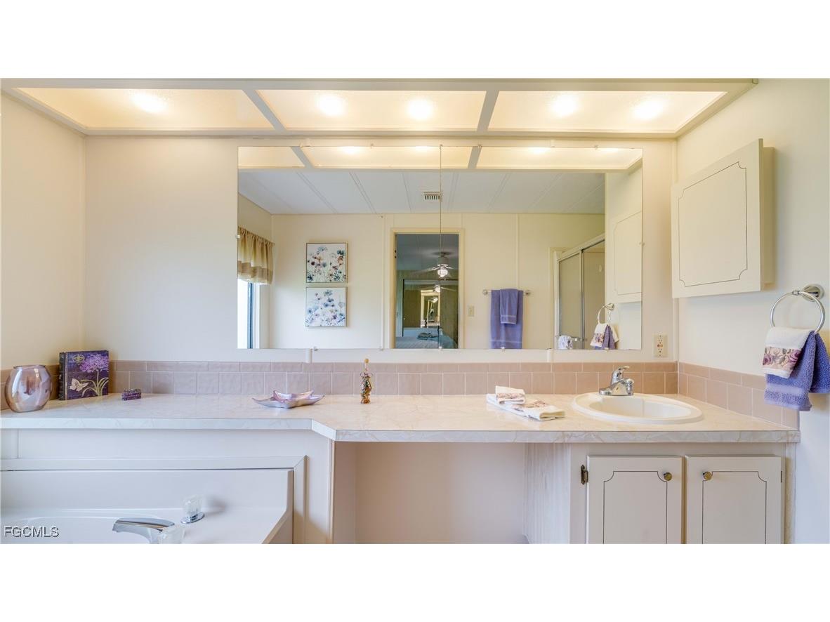 70 Sunrise Avenue North Fort Myers FL 33903 2025007439 image16