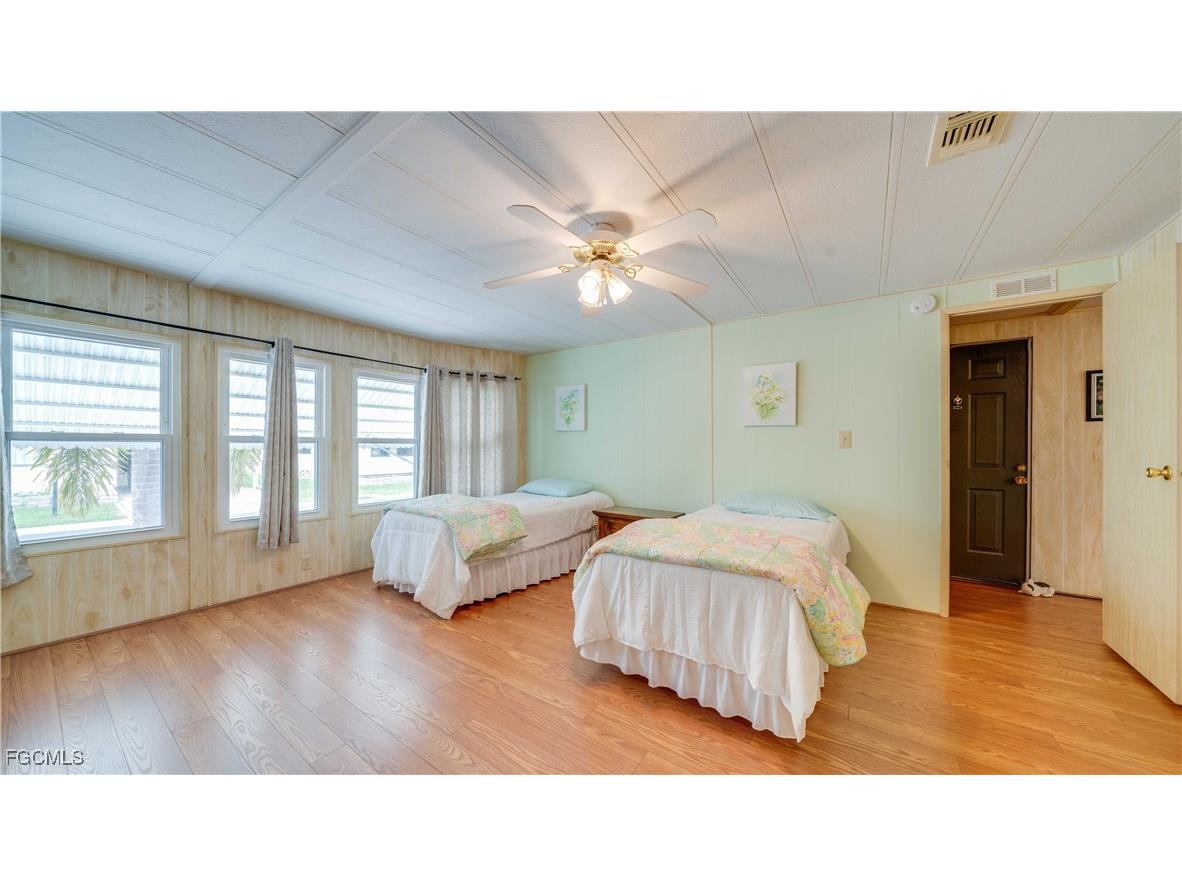 70 Sunrise Avenue North Fort Myers FL 33903 2025007439 image21