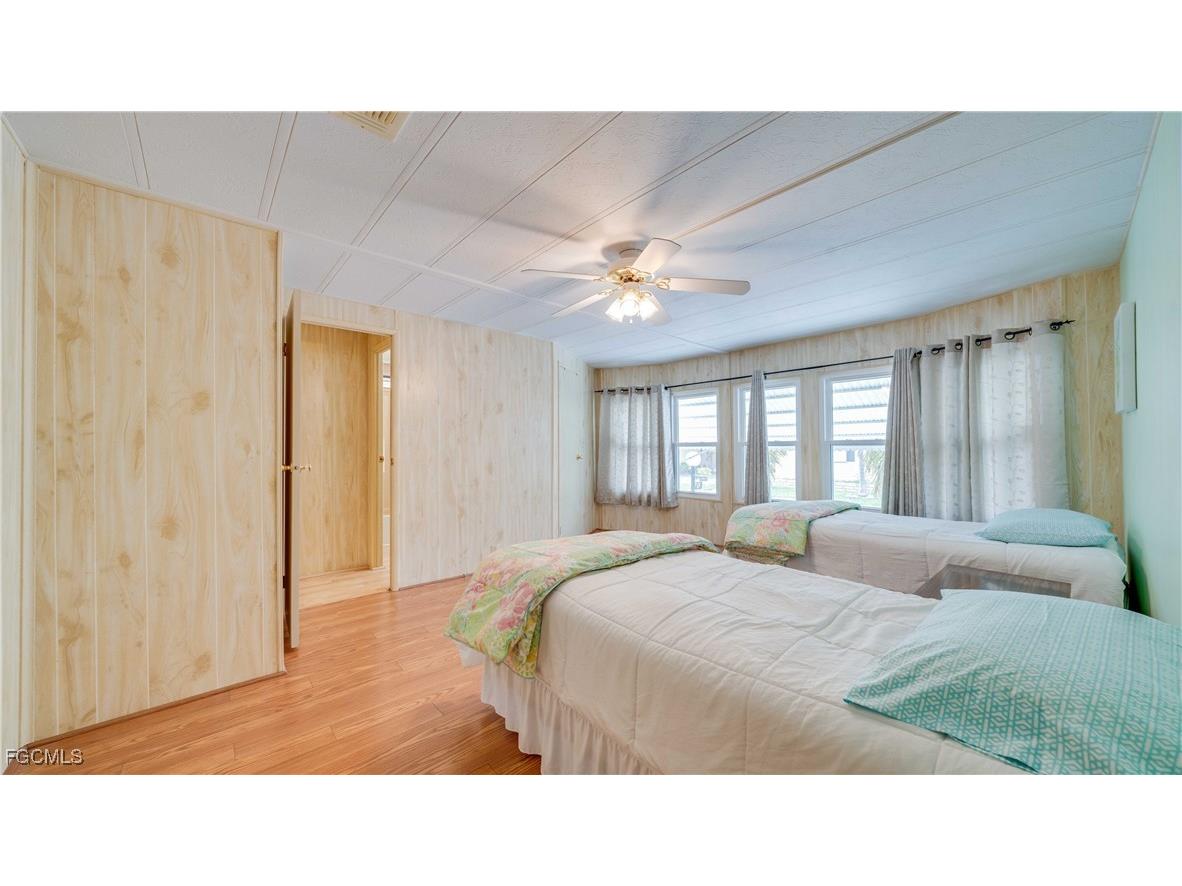 70 Sunrise Avenue North Fort Myers FL 33903 2025007439 image23