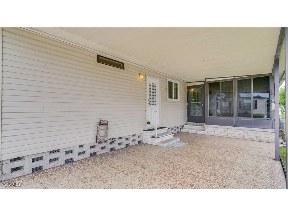 70 Sunrise Avenue North Fort Myers FL 33903 2025007439 image32