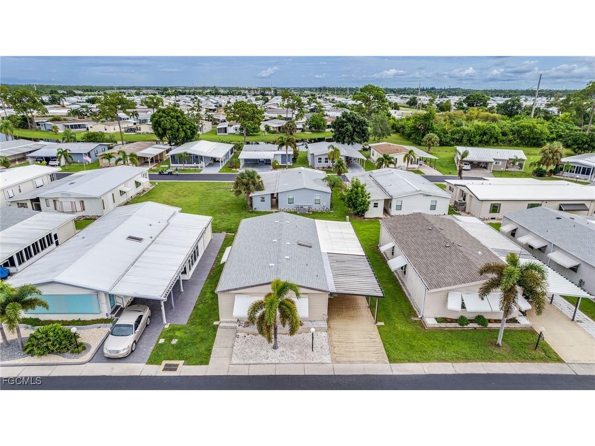 70 Sunrise Avenue North Fort Myers FL 33903 2025007439 image47