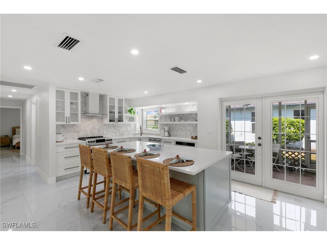 700 100th Avenue N Naples FL 34108 225052180 image1