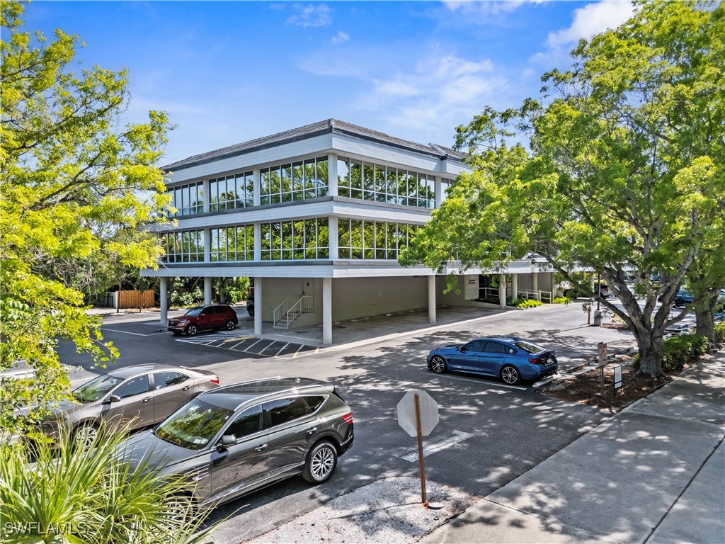 700 2nd Avenue N #201 Naples FL 34102 225052880 image1