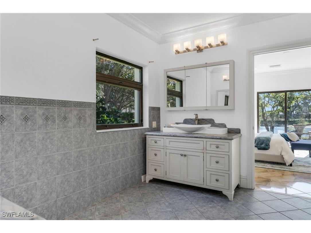 700 Arbor Lake Drive #7-101 Naples FL 34110 225085101 image14