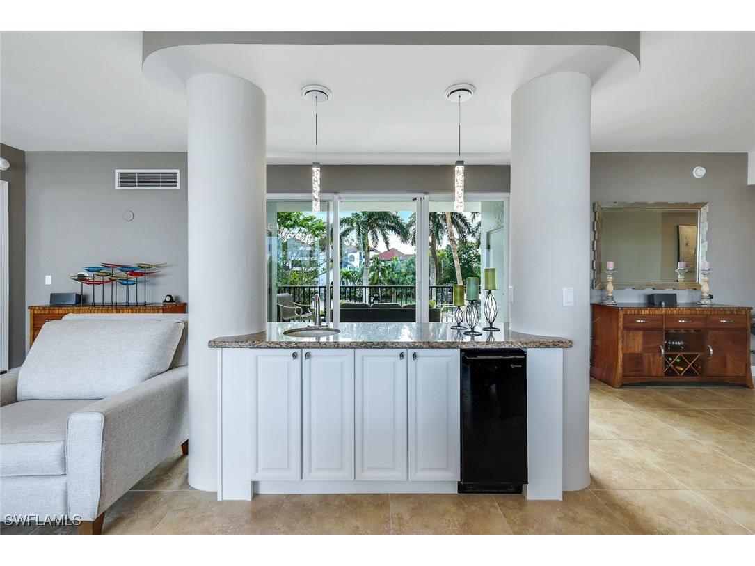 700 La Peninsula Boulevard #206 Naples FL 34113 225078371 image10