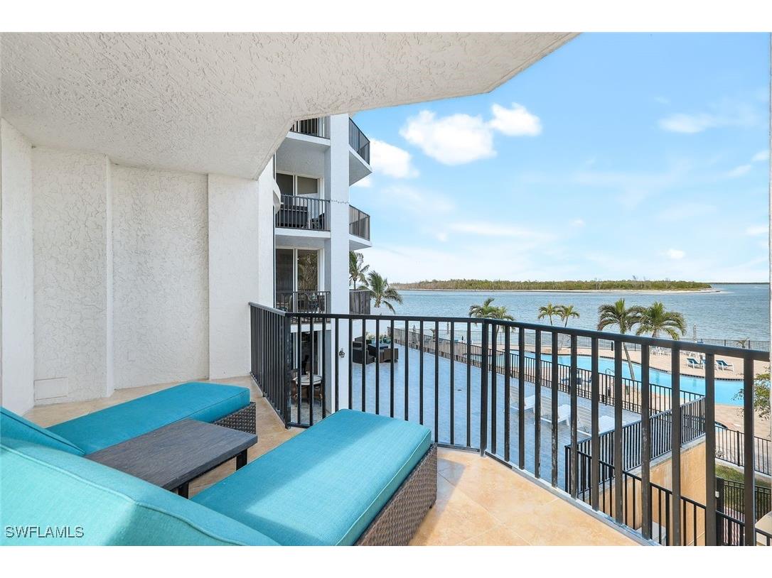700 La Peninsula Boulevard #206 Naples FL 34113 225078371 image20