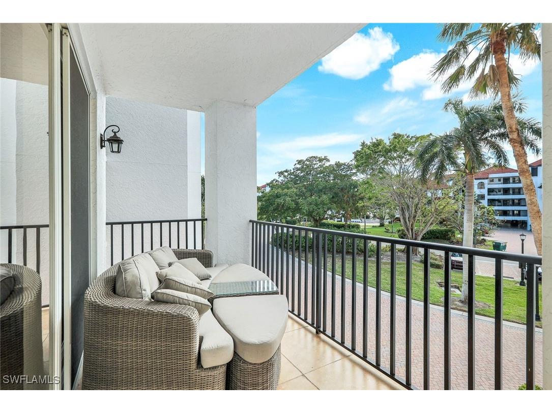 700 La Peninsula Boulevard #206 Naples FL 34113 225078371 image24