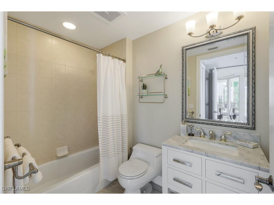 700 La Peninsula Boulevard #206 Naples FL 34113 225078371 image26