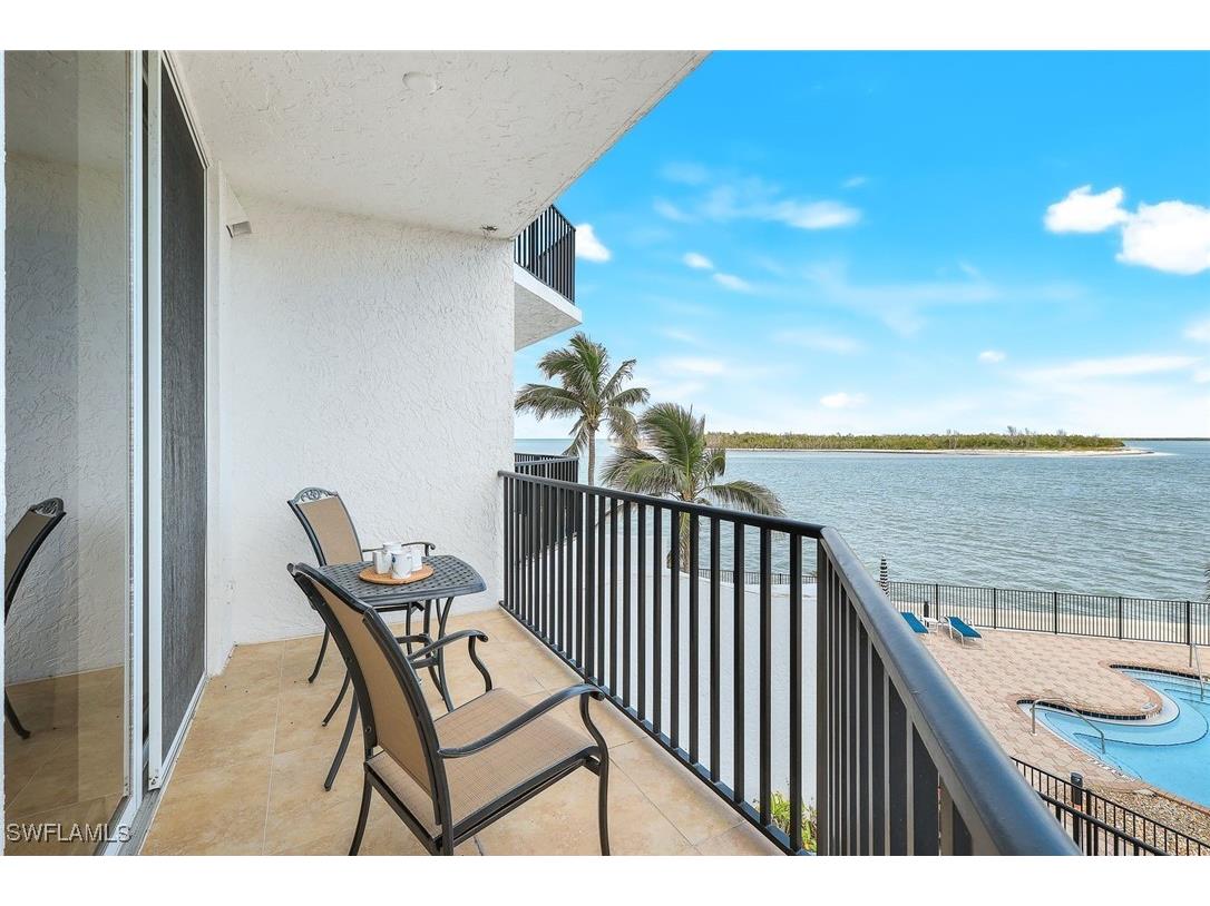 700 La Peninsula Boulevard #206 Naples FL 34113 225078371 image27