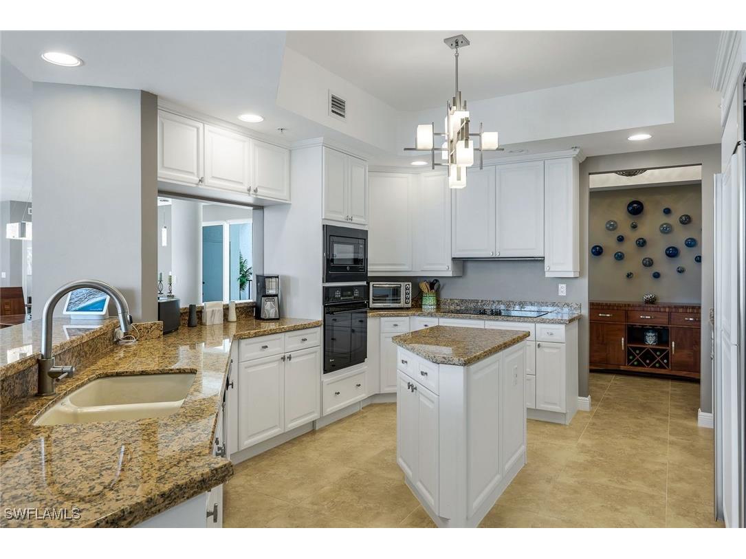 700 La Peninsula Boulevard #206 Naples FL 34113 225078371 image7