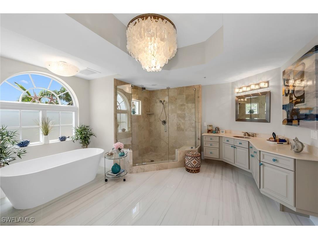 700 La Peninsula Boulevard #306 Naples FL 34113 225038470 image19