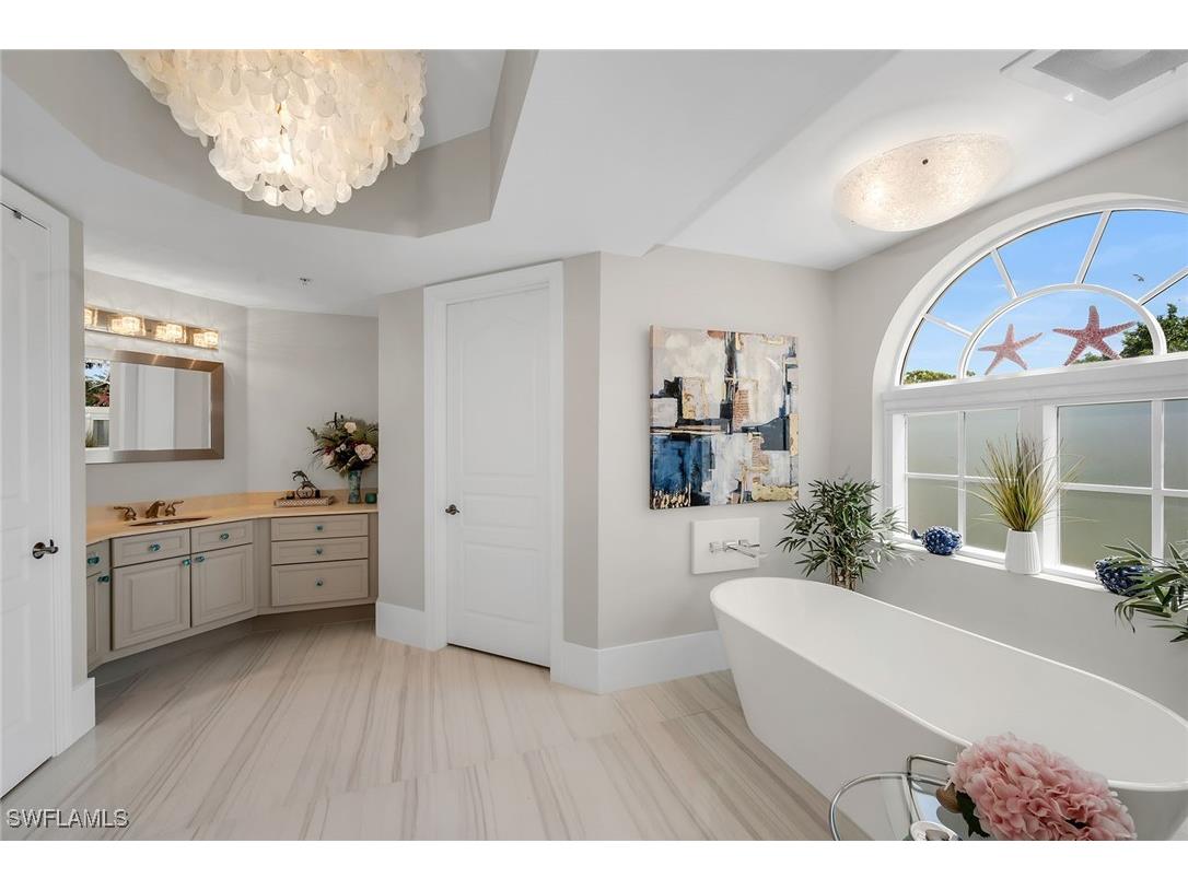 700 La Peninsula Boulevard #306 Naples FL 34113 225038470 image20