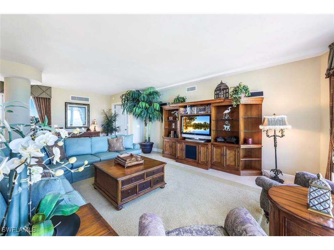 700 La Peninsula Boulevard #401 Naples FL 34113 225000005 image5