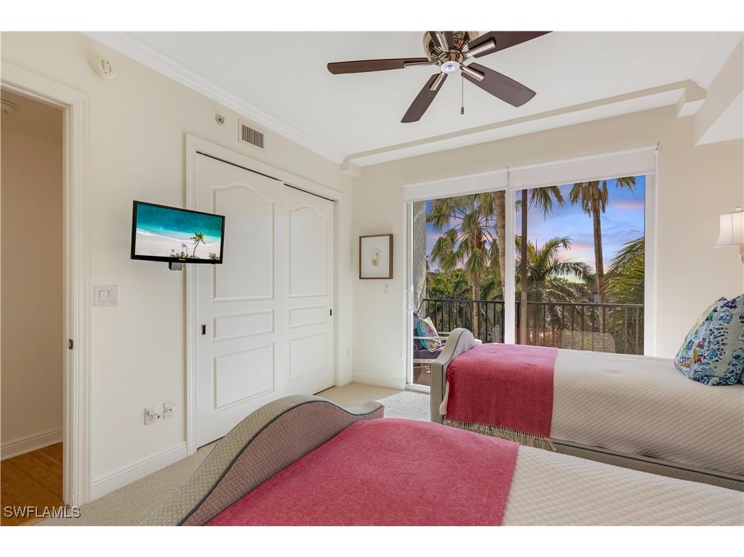 700 La Peninsula Boulevard #404 Naples FL 34113 225065144 image24