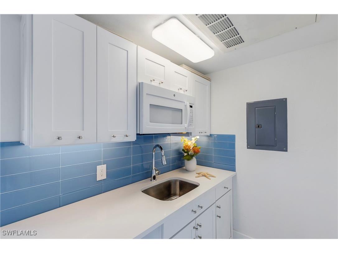 700 La Peninsula Boulevard #404 Naples FL 34113 225065144 image35