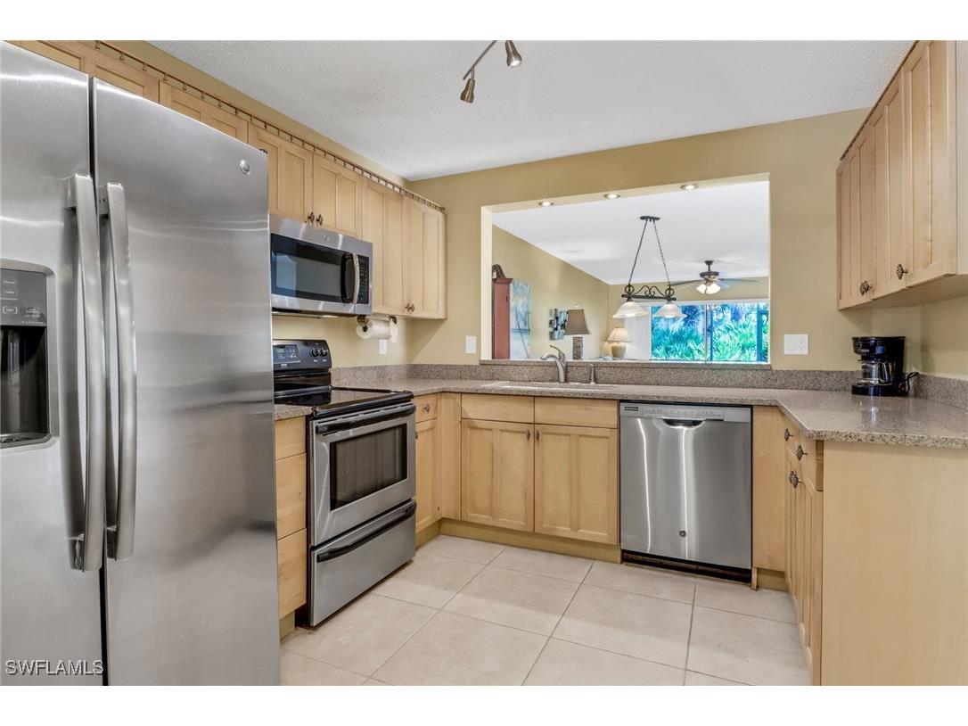 700 Landover Circle #104 Naples FL 34104 224078820 image1