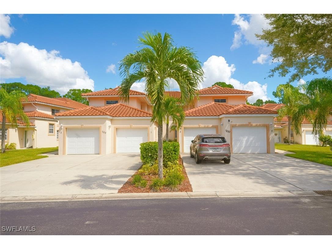 700 Luisa Lane #2 Naples FL 34104 225074983 image1