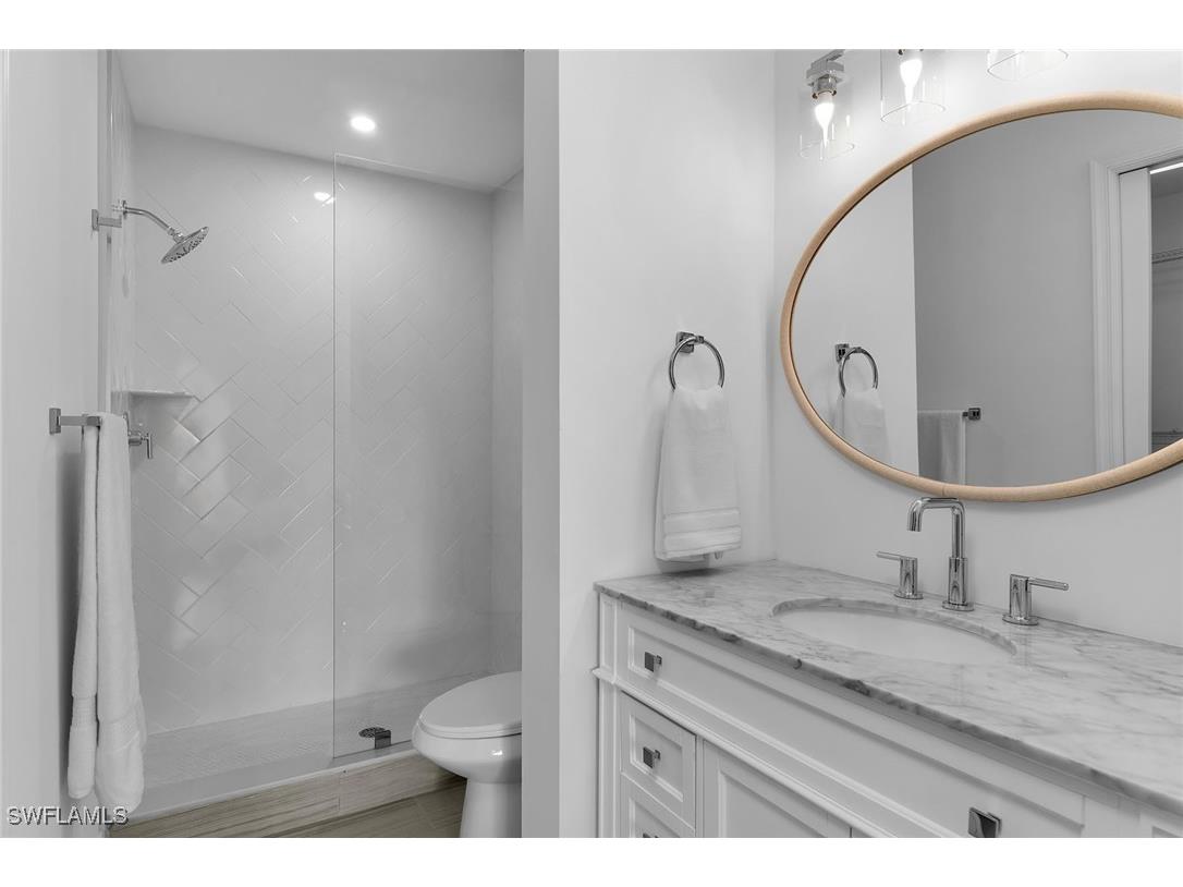 700 Saratoga Circle #B-101 Naples FL 34104 225080698 image12