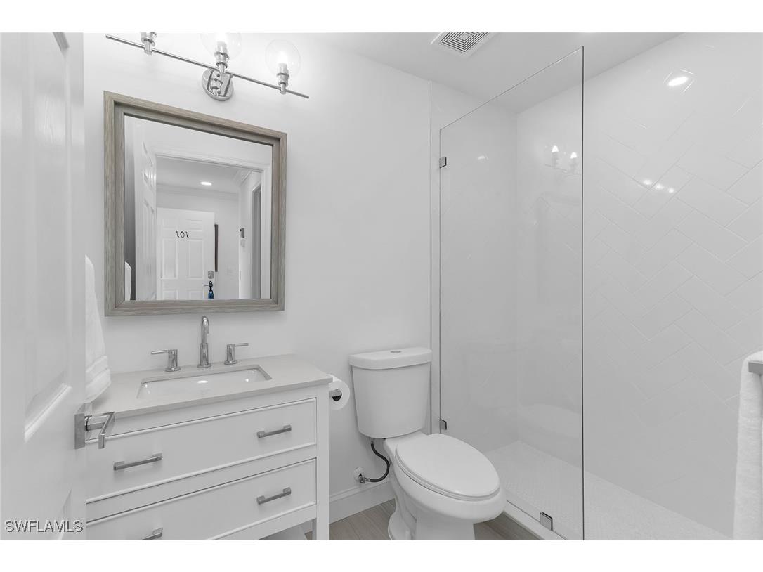 700 Saratoga Circle #B-101 Naples FL 34104 225080698 image16