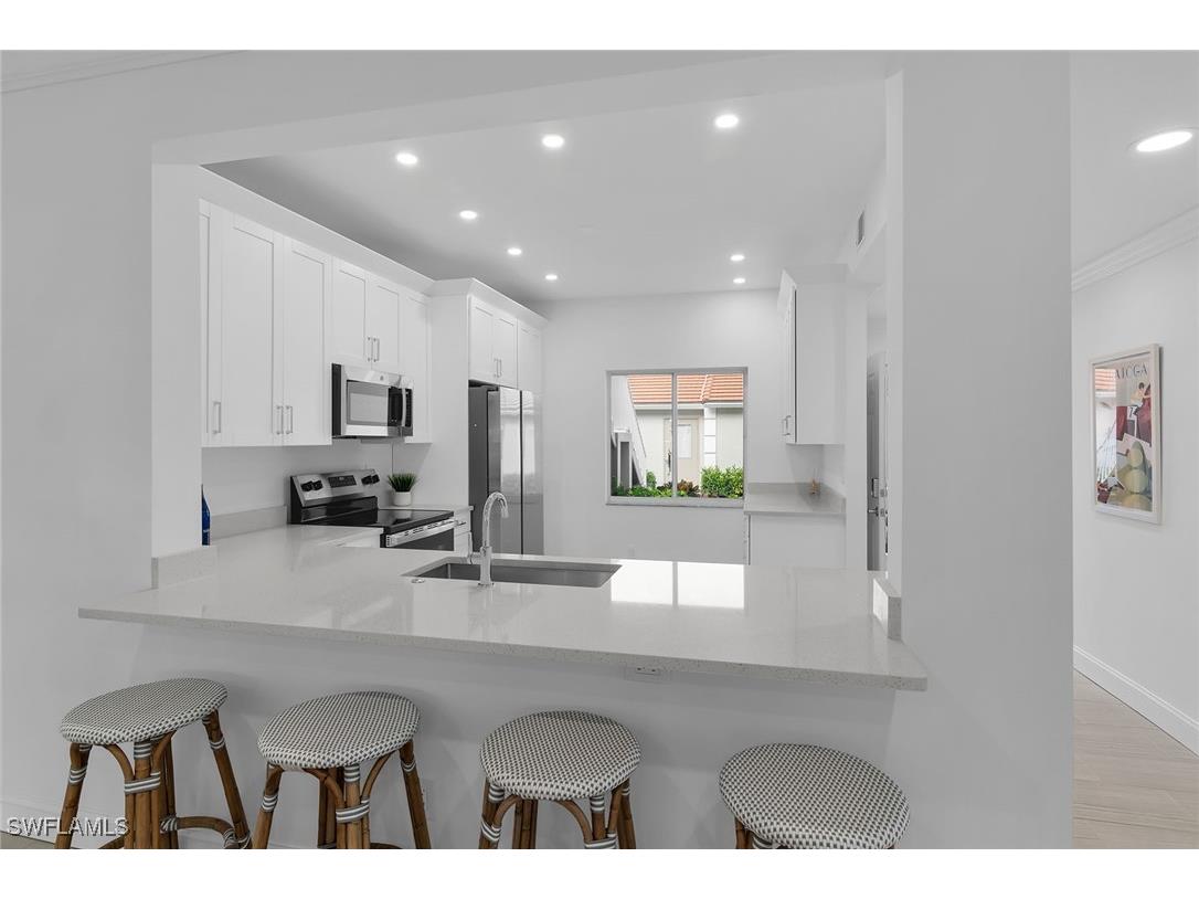 700 Saratoga Circle #B-101 Naples FL 34104 225080698 image4