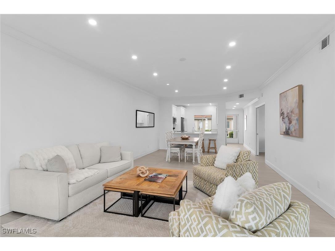 700 Saratoga Circle #B-101 Naples FL 34104 225080698 image9