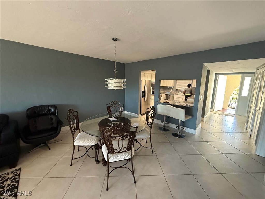 700 Valley Stream Drive #303 Naples FL 34113 225080992 image2