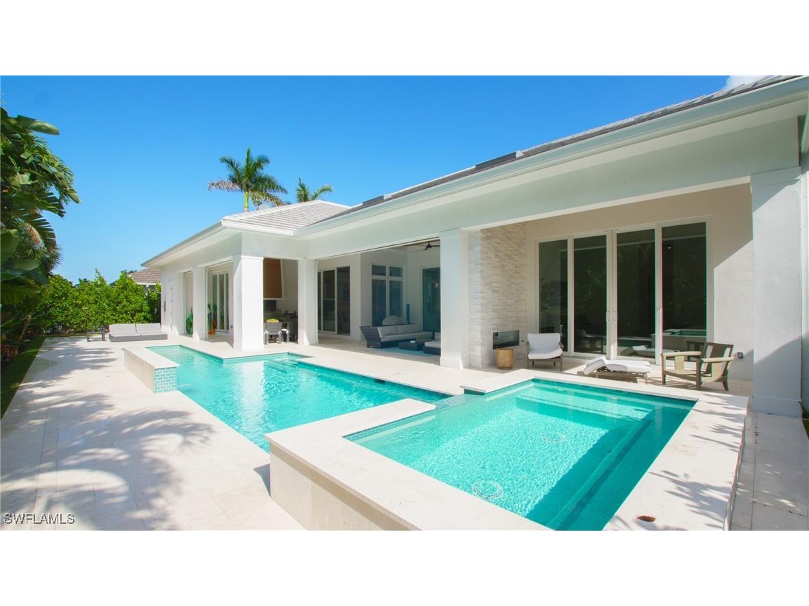 700 Wedge Drive Naples FL 34103 225073215 image2