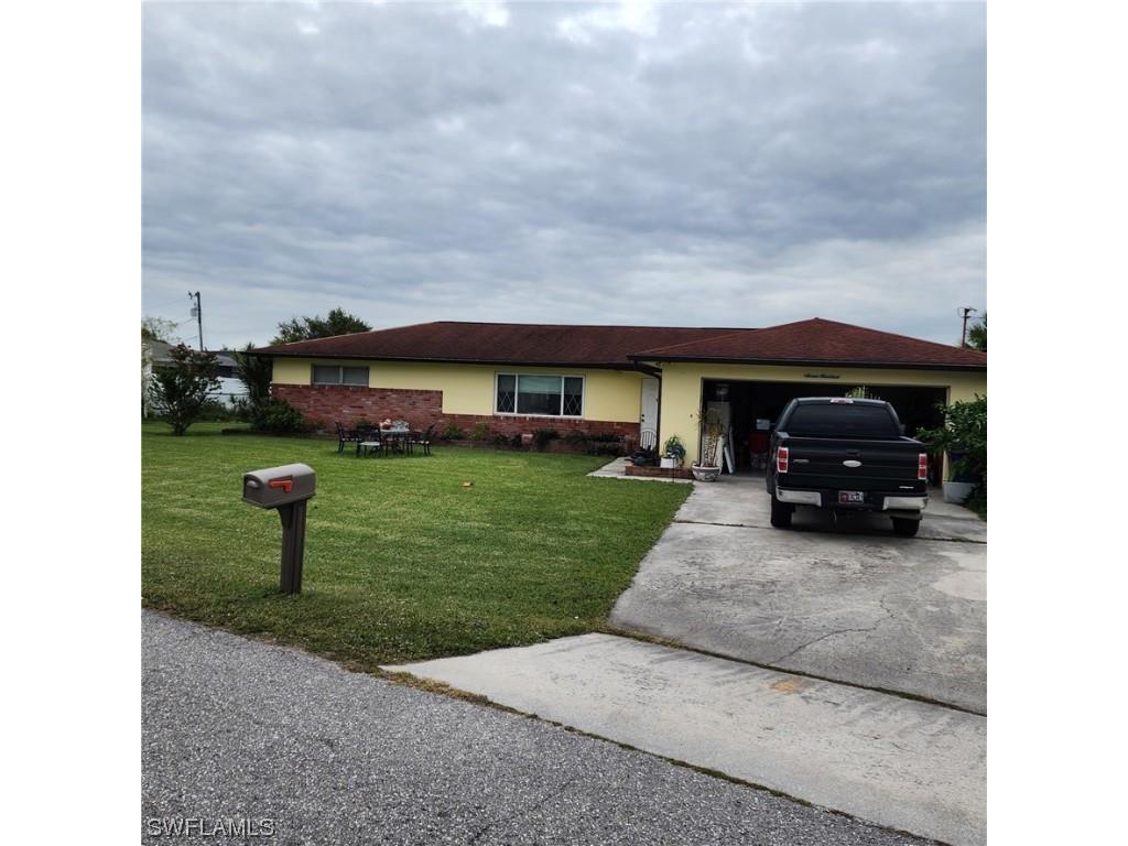 700 Willow Drive Lehigh Acres FL 33936 223094222 image1