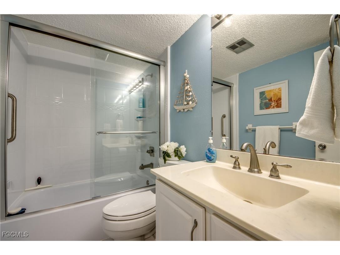 7001 New Post Drive #4 North Fort Myers FL 33917 2025021009 image15