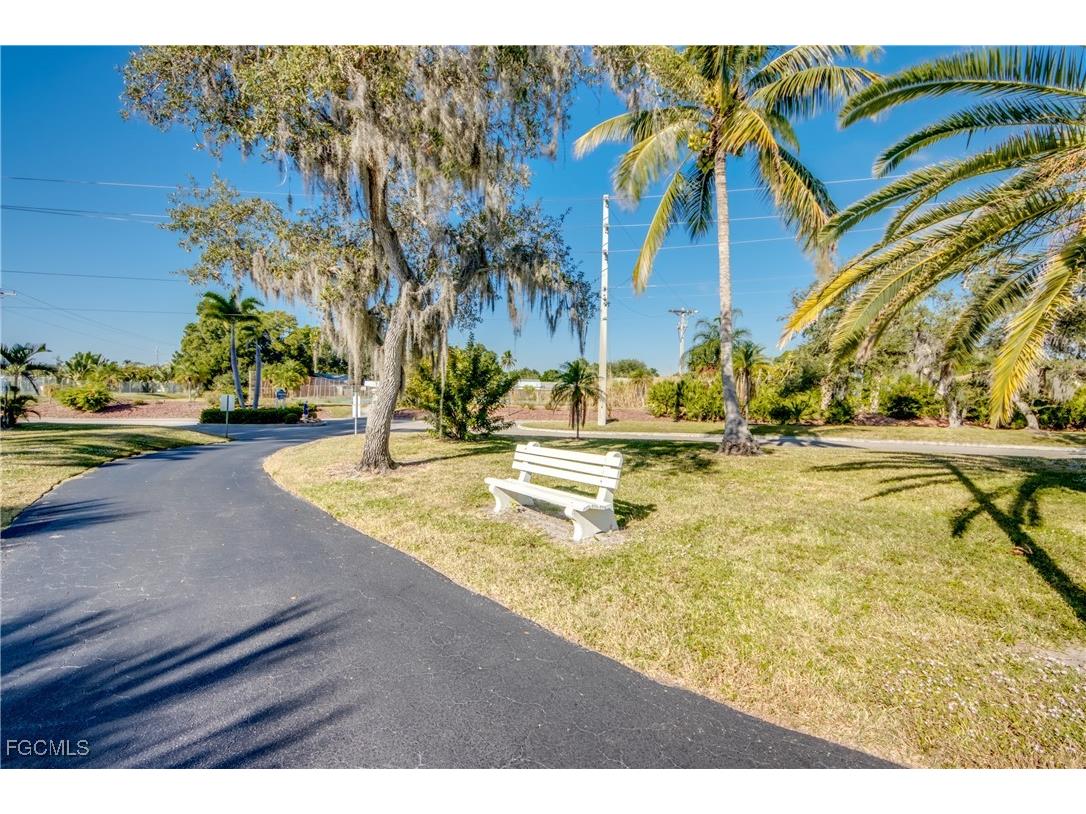 7001 New Post Drive #4 North Fort Myers FL 33917 2025021009 image18