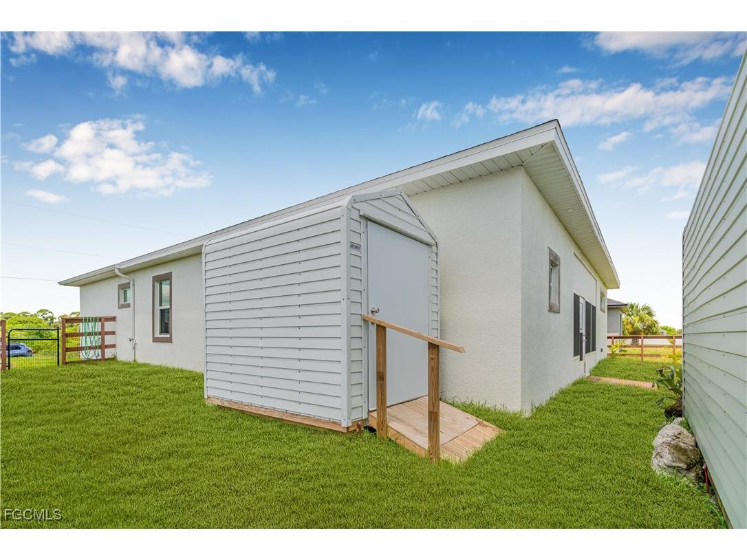 7005 Berwick Circle Labelle FL 33935 2025005093 image39